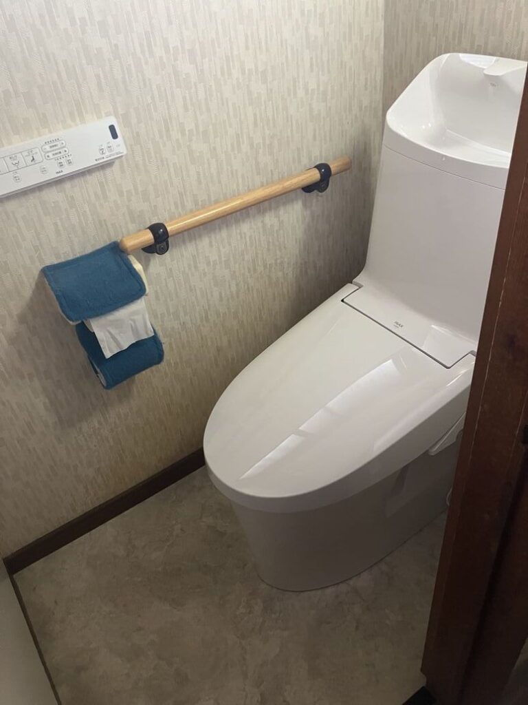 【館林市】床の軋みとおさらば！玄関・トイレリフォーム工事