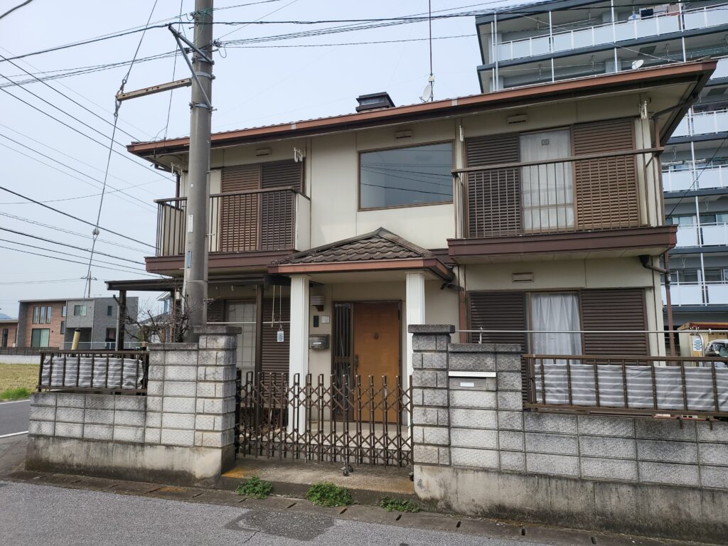 【佐野市リフォーム】外壁をピカピカに！劣化を感じさせない！屋根、外壁塗装、波板張替工事