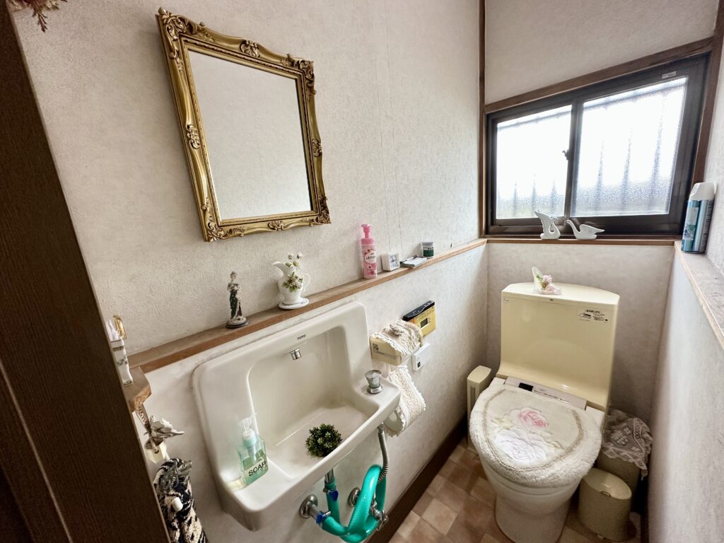 【足利市リフォーム】気になる部分も工夫して使い勝手とデザイン性をUP！トイレ改修工事