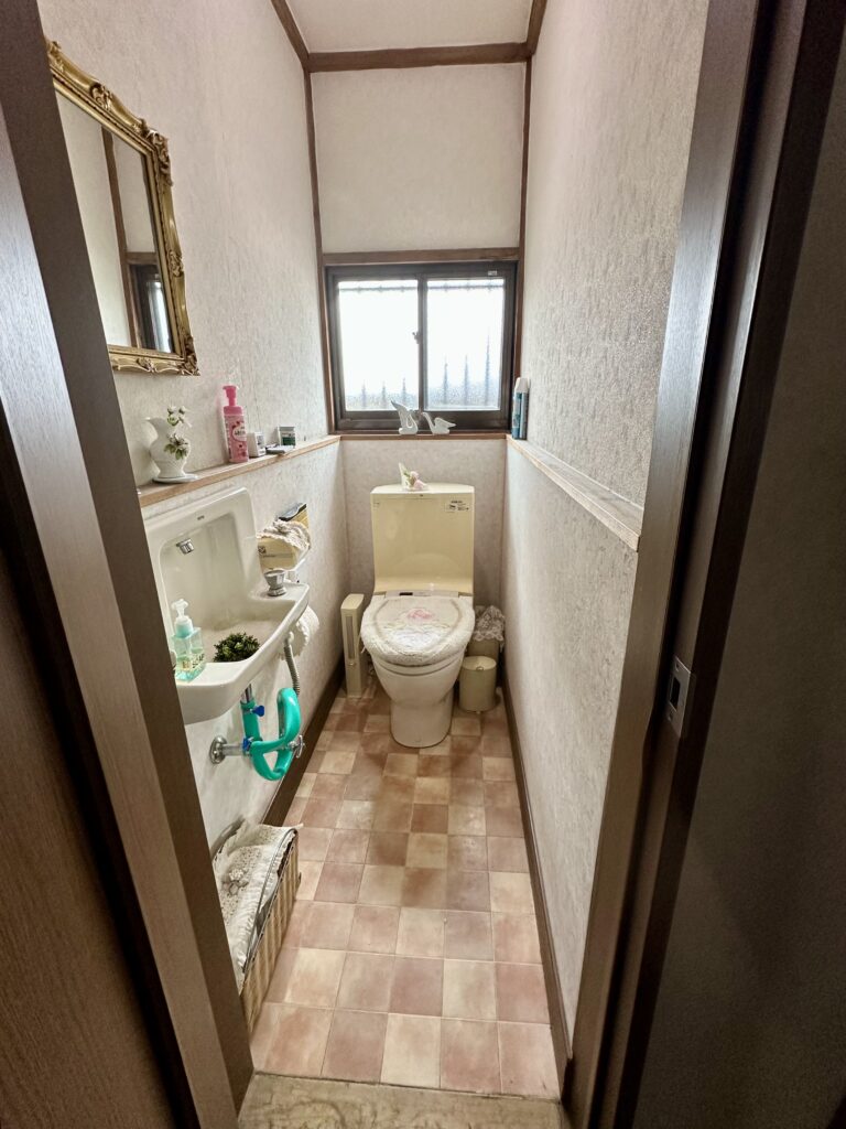 【足利市リフォーム】気になる部分も工夫して使い勝手とデザイン性をUP！トイレ改修工事