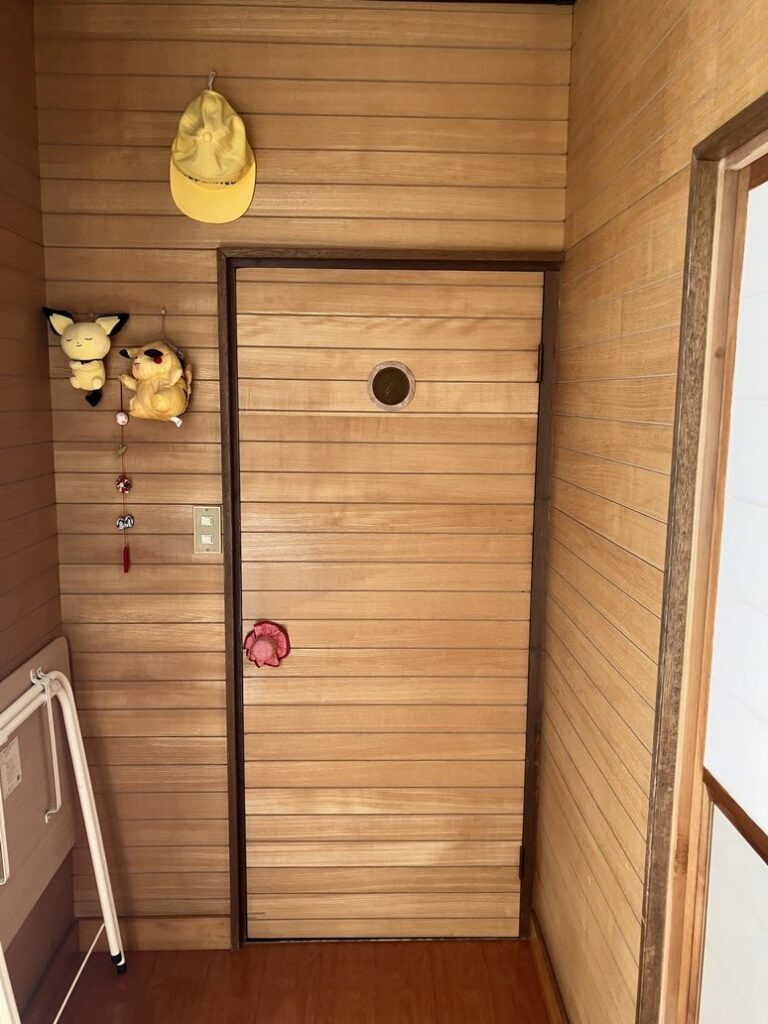 【足利市リフォーム】重いドアを軽くするドア建具交換工事