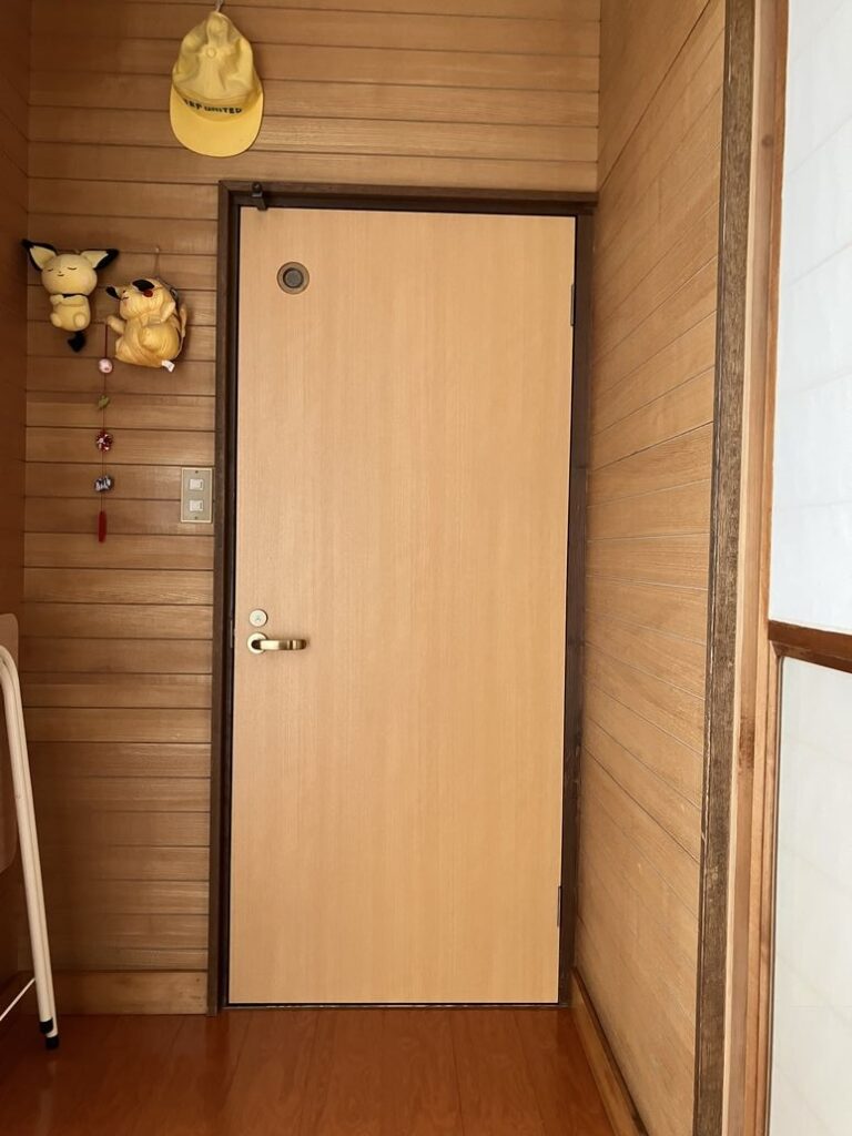 【足利市リフォーム】重いドアを軽くするドア建具交換工事