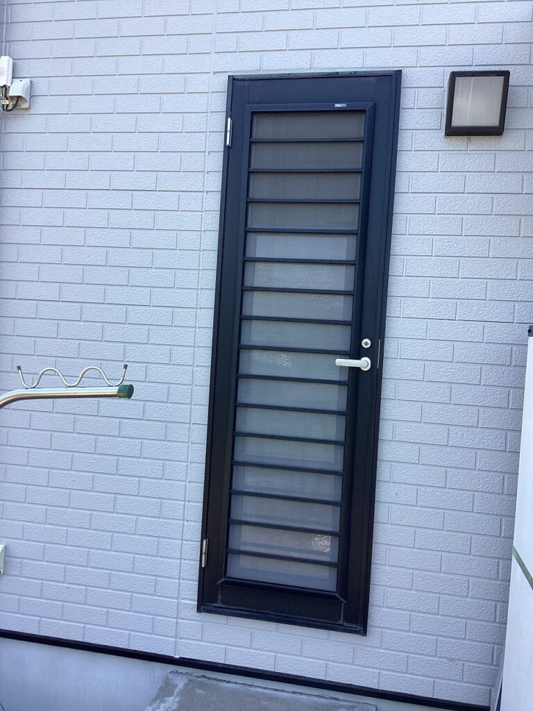 【足利市リフォーム】ほぼ1日で工事完了⁉︎勝手口リシェント工事