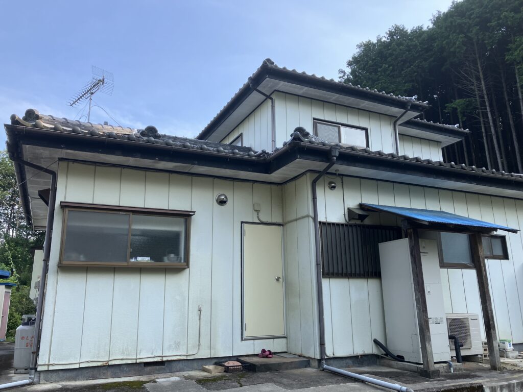 【足利市リフォーム】超耐久30年級で汚れに強く長持ちする家へ！外壁塗装工事