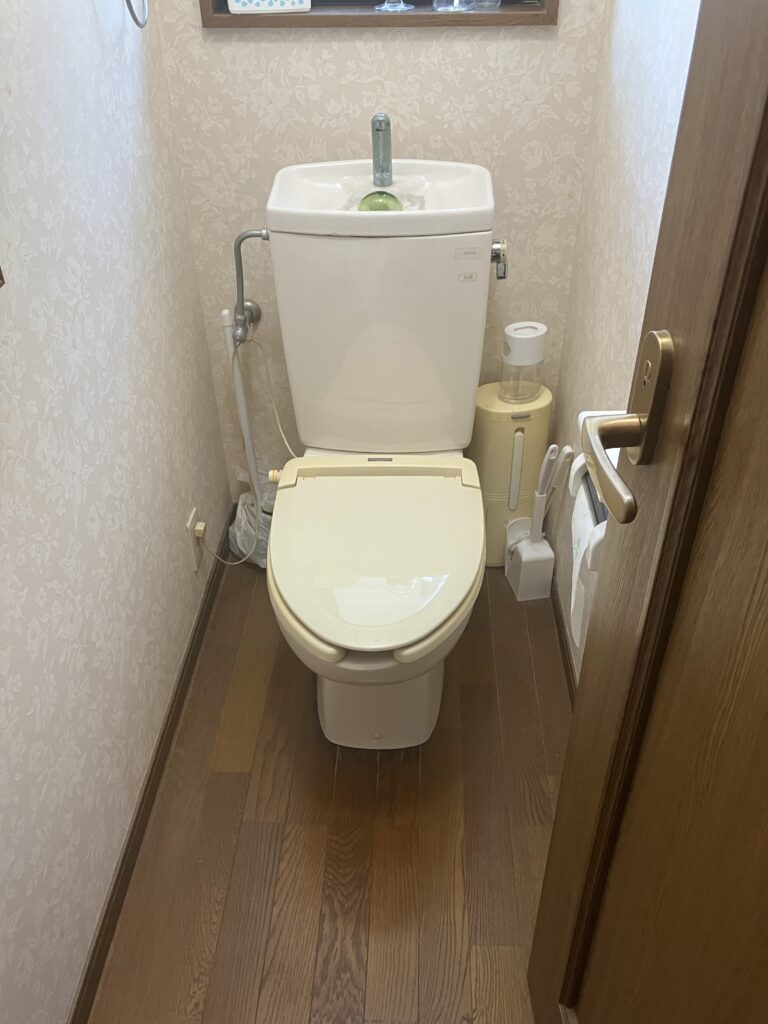 【邑楽町リフォーム】新品のシャワートイレに交換！トイレリフォーム工事