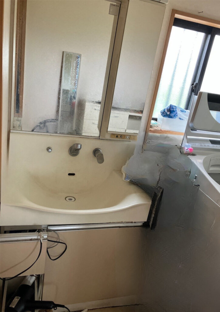 【熊谷市リフォーム】お嬢様のお化粧スペースが誕生！全面改修工事〜ユニットバス編〜