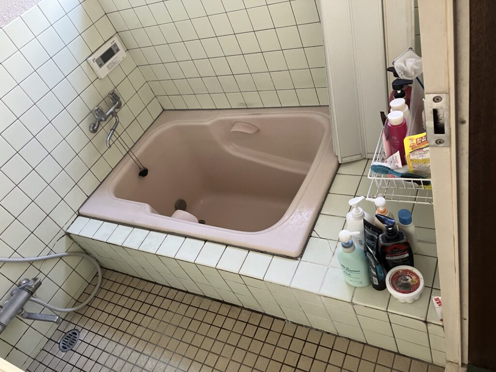 【大泉町リフォーム】外観もお風呂も新築同様に生まれ変わります！屋根補修・外壁塗装工事・浴室・トイレ工事