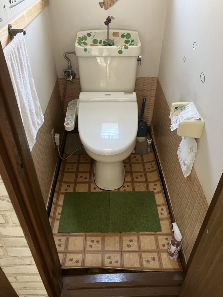 【明和町リフォーム】お掃除しやすいトイレへ大変身！トイレ改修工事