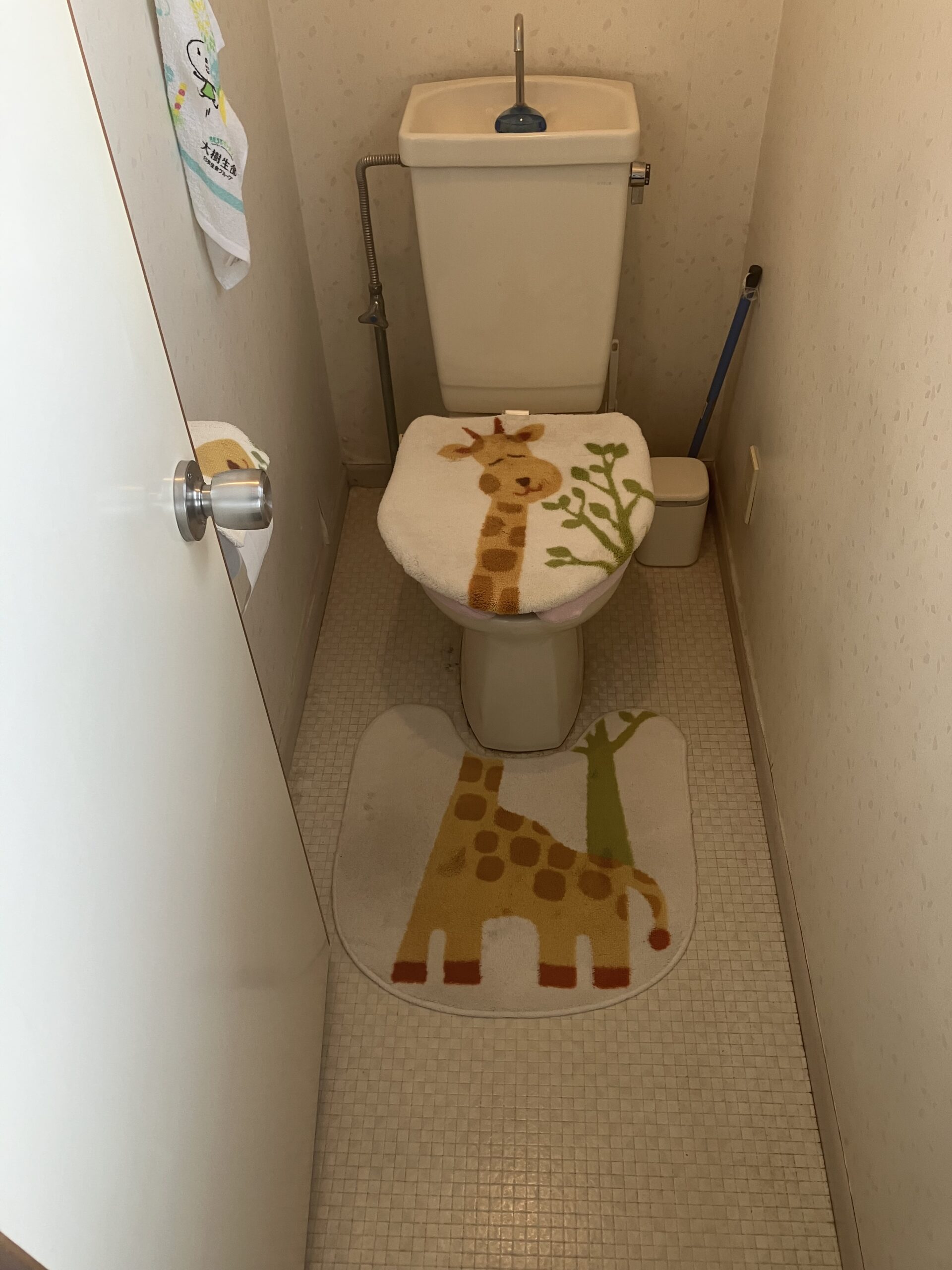 【大泉町リフォーム】新しいトイレでお手入れしやすく！トイレ改修工事