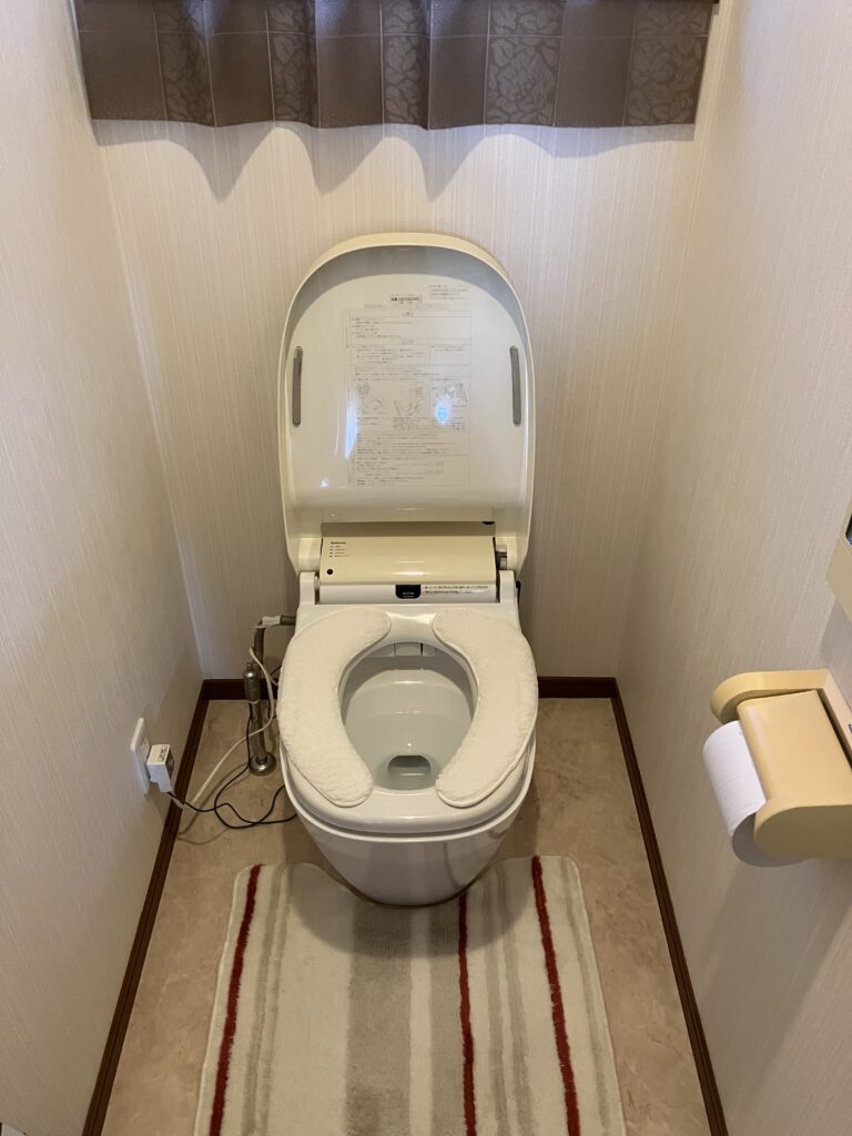 【足利市リフォーム】1、2階トイレ交換工事